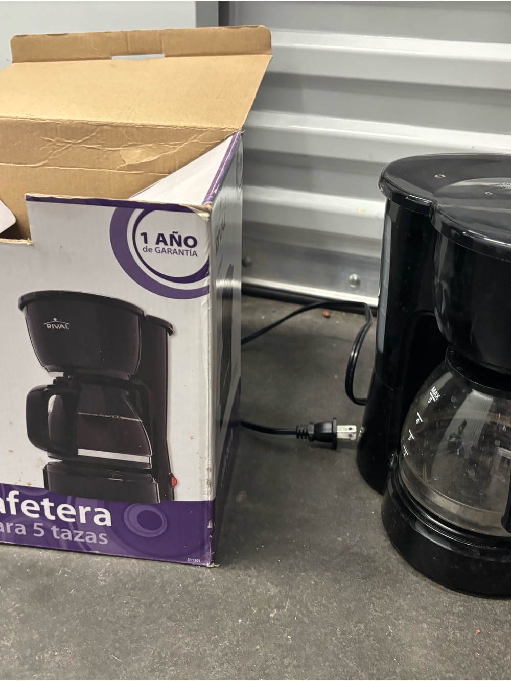 Rival 511301 5-Cup Black Filter Coffee Maker, Removable Basket, Keep Warm